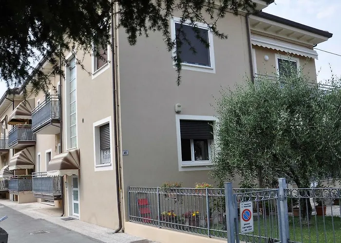 Gialosa Biker House *