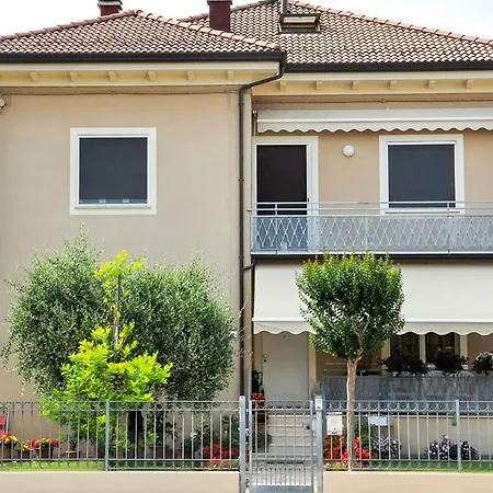 Gialosa Biker House