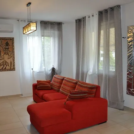 Gialosa Biker House