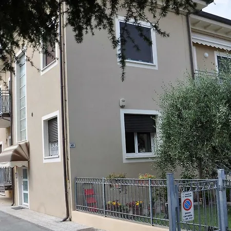 Gialosa Biker House *