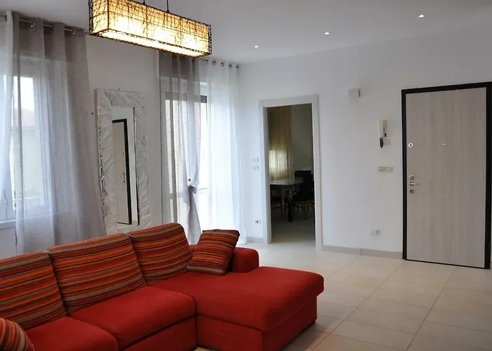 Daire Gialosa Biker House *