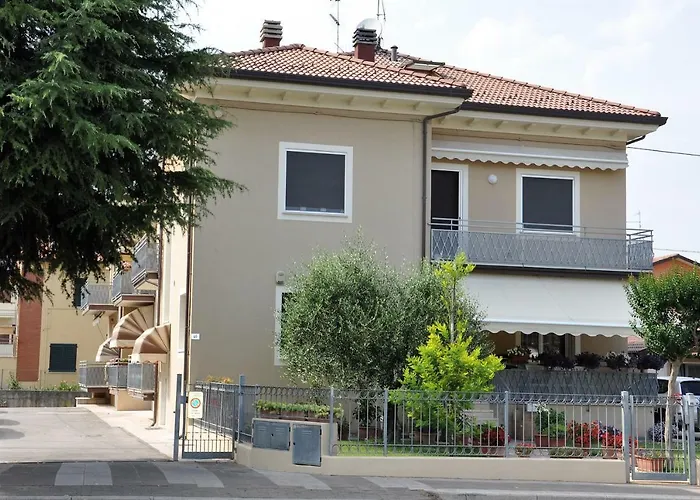 Daire Gialosa Biker House