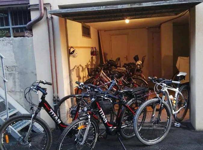 Gialosa Biker House *