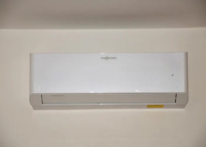 Daire Gialosa Biker House *